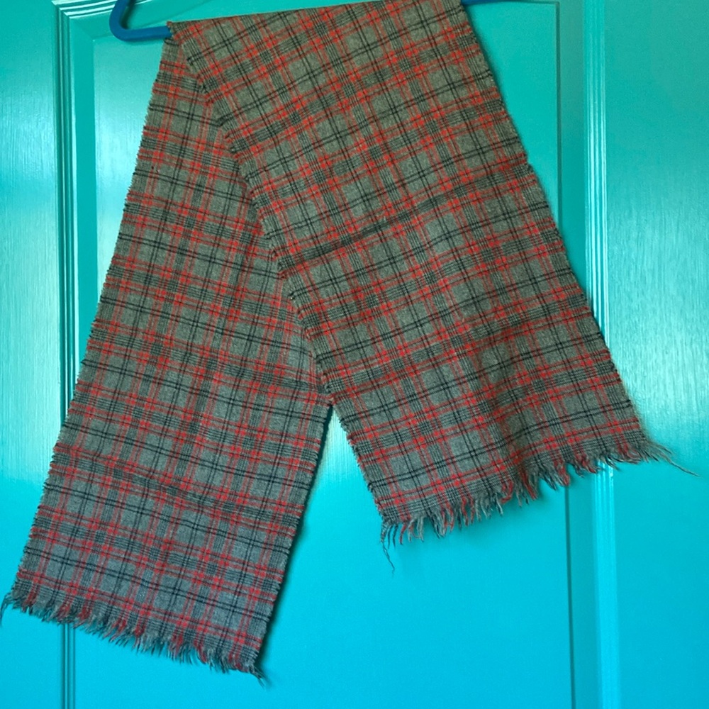 VINTAGE 100% WOOL SCARF